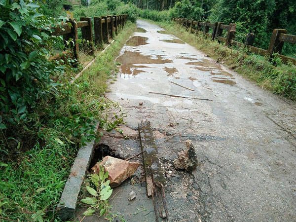 ಸೇತುವೆ ಕುಸಿತ: ರಸ್ತೆ ಸಂಚಾರ ಅಸ್ತವ್ಯಸ್ತ